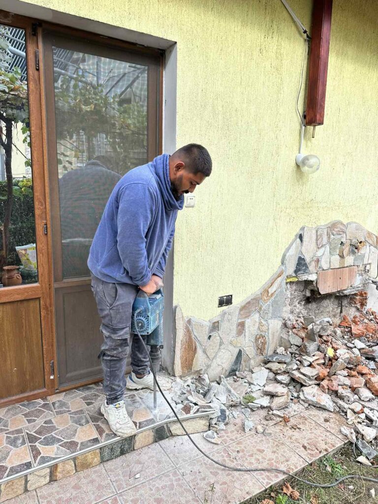 Ръчно къртене с къртач – обект на ВЕМК